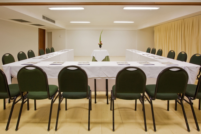 Imagen de los interiores del Hotel Praiamar Express. Foto 9