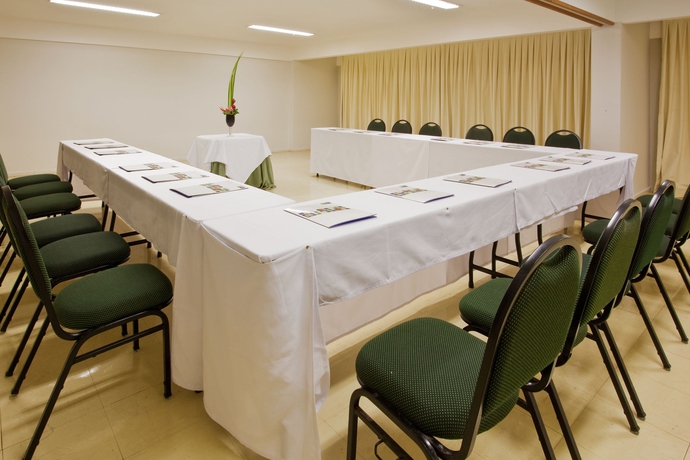 Imagen de los interiores del Hotel Praiamar Express. Foto 10