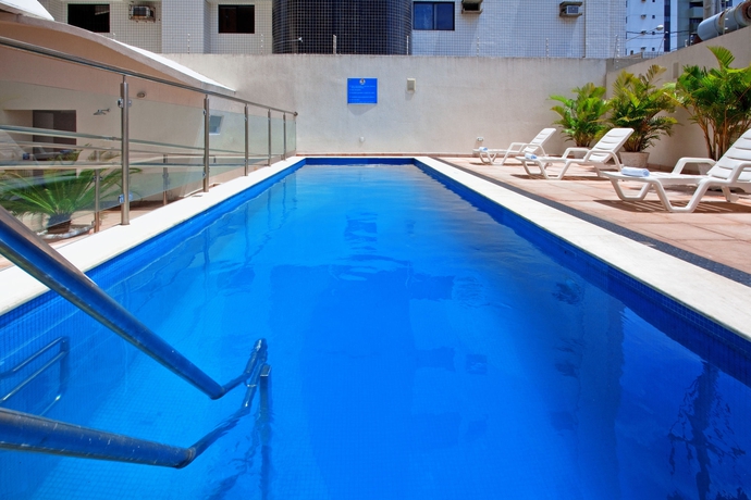 Imagen de la piscina del Hotel Praiamar Ponta Negra. Foto 15