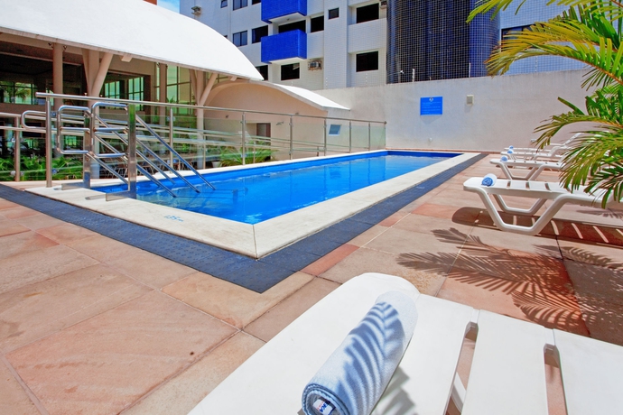 Imagen de la piscina del Hotel Praiamar Ponta Negra. Foto 16