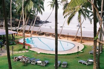 Imagen de la piscina del Hotel Prainha, Goa. Foto 16