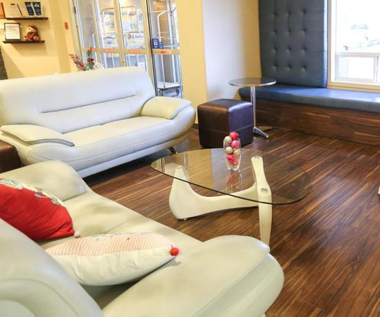 Imagen general del Hotel Prairie Crest Calgary Airport. Foto 5