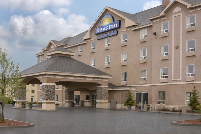 Imagen general del Hotel Prairie Crest Red Deer. Foto 2