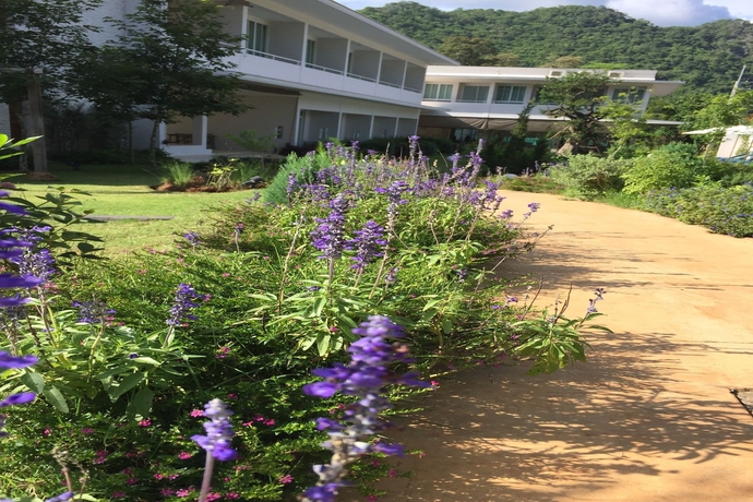 Imagen de los exteriores del Hotel Prairie Hills Resort. Foto 16