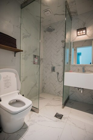 Imagen de la habitación del Hotel Praise Suite. Foto 24