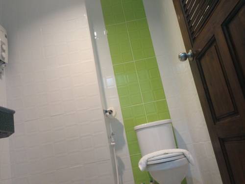 Imagen de la habitación del Hotel Praiyanan Place. Foto 2