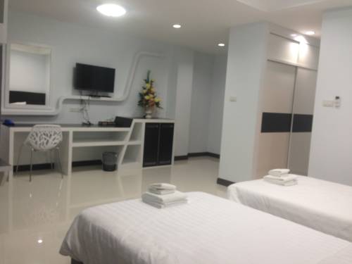 Imagen de la habitación del Hotel Praiyanan Place. Foto 6