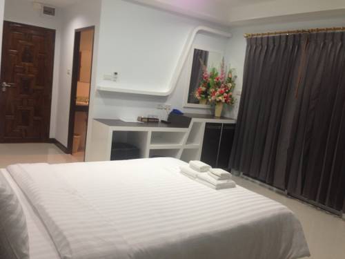 Imagen de la habitación del Hotel Praiyanan Place. Foto 10