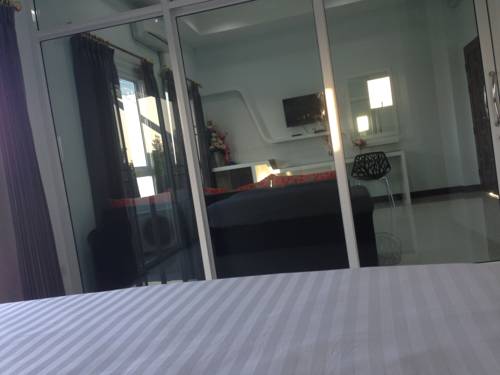 Imagen de la habitación del Hotel Praiyanan Place. Foto 15