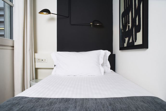 Imagen de la habitación del Hotel Praktik Rambla. Foto 4