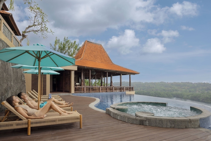 Imagen de la piscina del Hotel Pramana Nusa Ceningan. Foto 14
