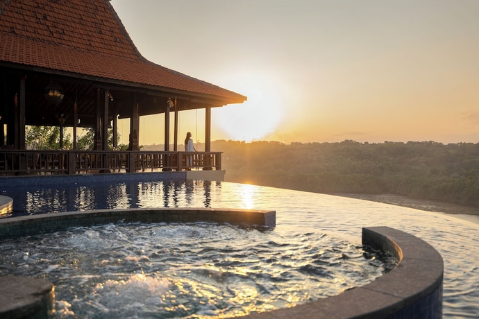Imagen de la piscina del Hotel Pramana Nusa Ceningan. Foto 15