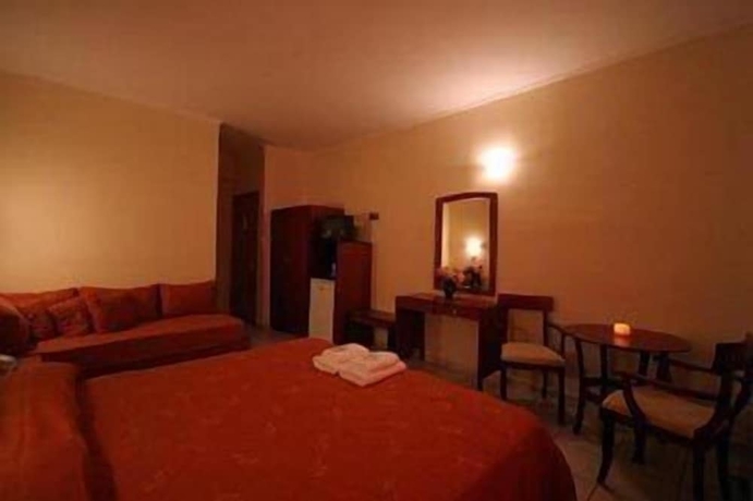Imagen de la habitación del Hotel Pramataris. Foto 11