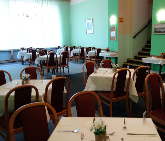 Imagen del bar/restaurante del Hotel Pramen. Foto 8
