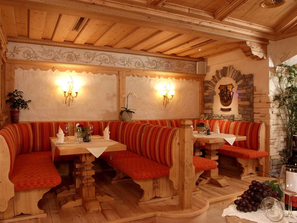 Imagen del bar/restaurante del Hotel Pramstraller. Foto 8