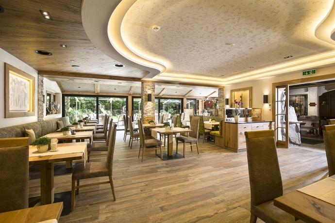 Imagen del bar/restaurante del Hotel Pramstraller. Foto 10