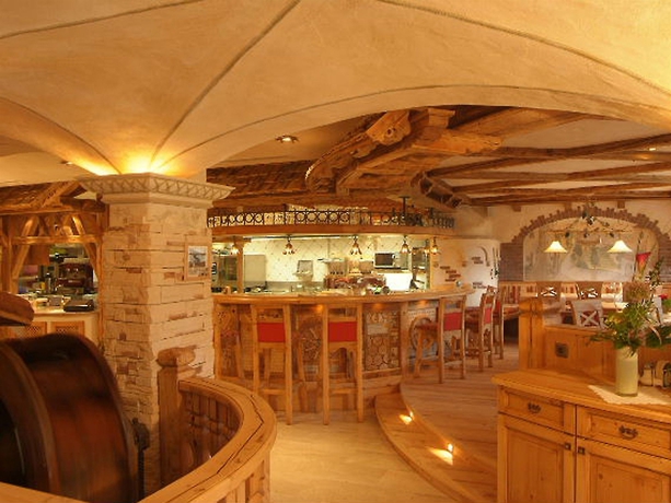 Imagen del bar/restaurante del Hotel Pramstraller. Foto 14