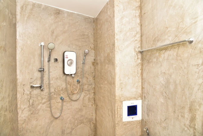 Imagen de la habitación del Hotel Pran Crescent. Foto 17