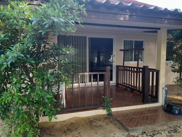 Imagen de la habitación del Hotel Pranee Beach Bungalows. Foto 15