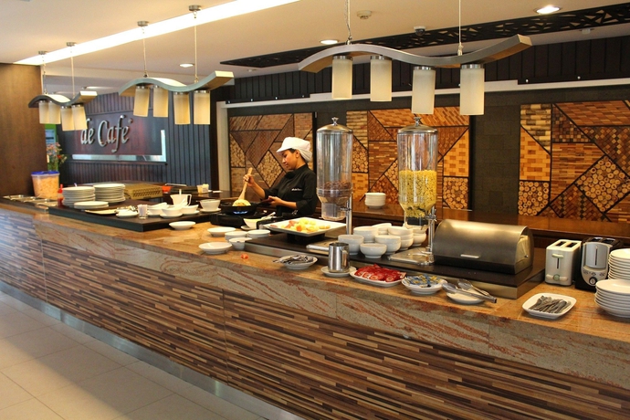 Imagen del bar/restaurante del Hotel Prasada Mansion Sudirman. Foto 9
