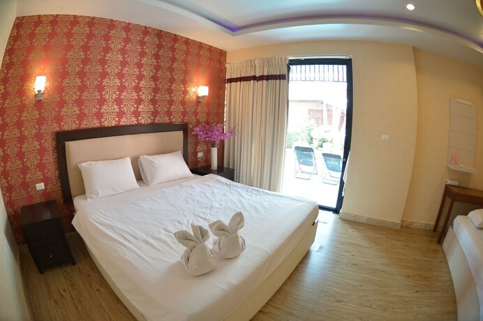 Imagen de la habitación del Hotel Pratamnak Villa. Foto 33