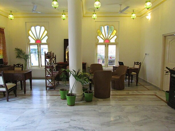 Imagen de los interiores del Hotel Pratap Bhawan. Foto 34