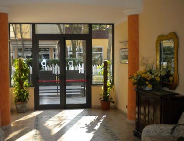 Imagen de los interiores del Hotel Prater. Foto 15