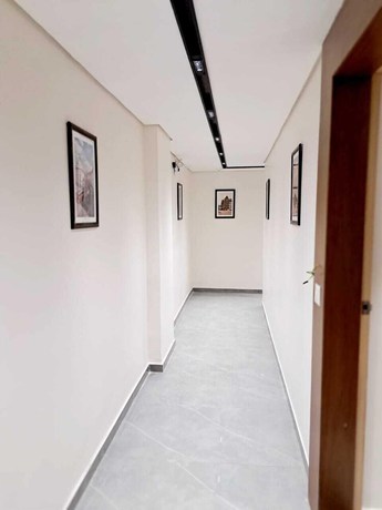 Imagen de los interiores del Hotel Pratham Inn. Foto 11