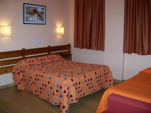 Imagen de la habitación del Hotel Prats. Foto 6