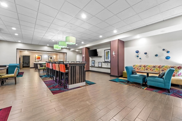Imagen de los interiores del Hotel Pratt Inn and Suites. Foto 13