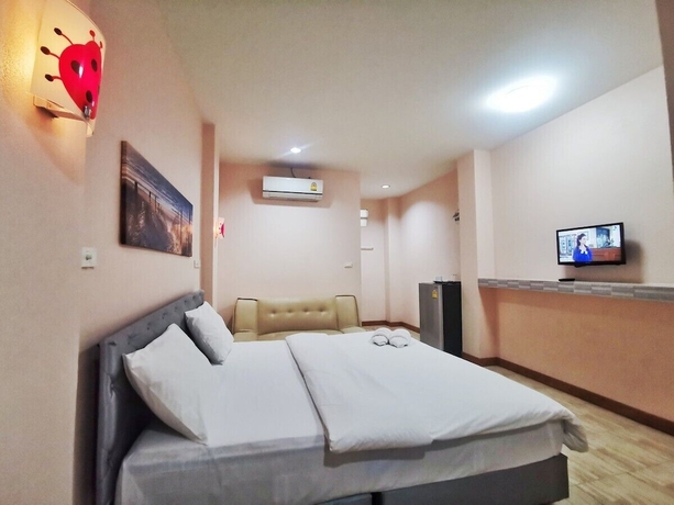 Imagen de la habitación del Hotel Pratubjai. Foto 8