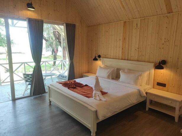 Imagen general del Hotel Praveg Beach Resort Lighthouse Daman. Foto 5
