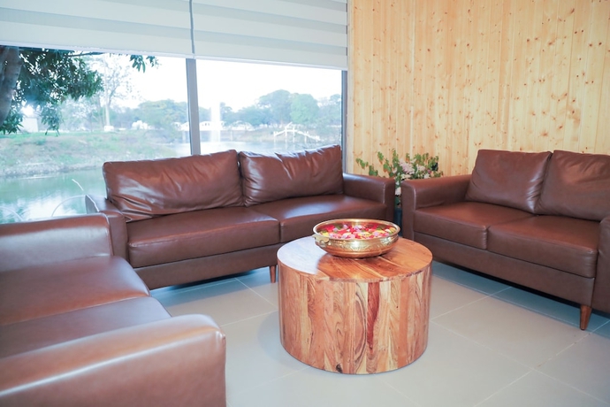Imagen de los interiores del Hotel Praveg Rezort Kachigam. Foto 11
