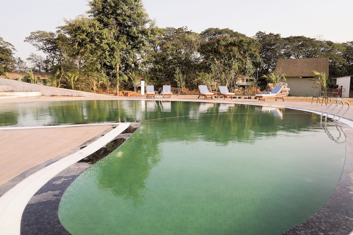Imagen de la piscina del Hotel Praveg Rezort Kachigam. Foto 15