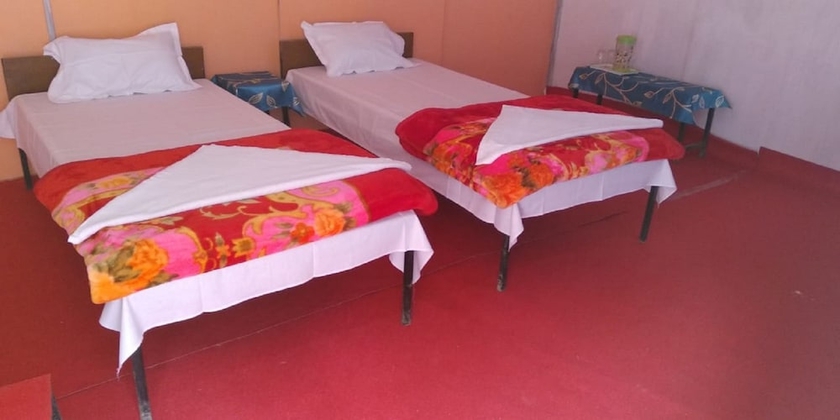 Imagen de la habitación del Hotel Prayag Divine Kumbh Camp - Hostel. Foto 12