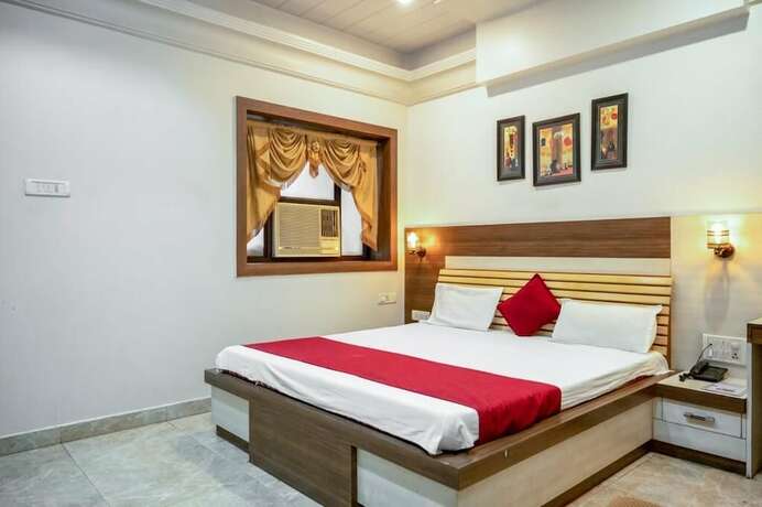 Imagen de la habitación del Hotel Prayag. Foto 19