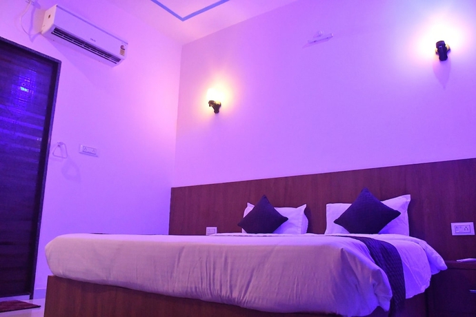 Imagen de la habitación del Hotel Prayagraj. Foto 8