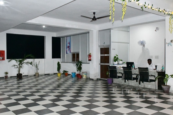 Imagen del bar/restaurante del Hotel Prayagraj. Foto 2