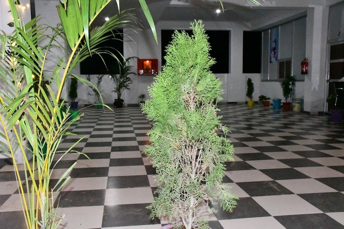 Imagen del bar/restaurante del Hotel Prayagraj. Foto 3