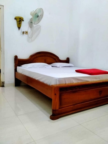 Imagen de la habitación del Hotel Prayogolama Guest House. Foto 16