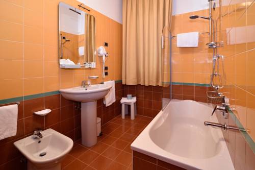 Imagen de la habitación del Hotel Prealpi. Foto 14