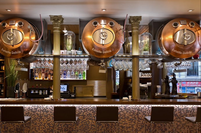 Imagen del bar/restaurante del Hotel Preciados. Foto 2