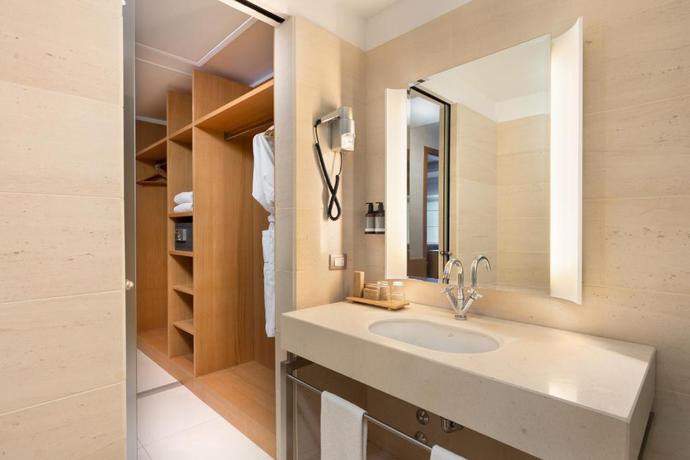 Imagen de la habitación del Hotel Precise House Mantegna Roma. Foto 7