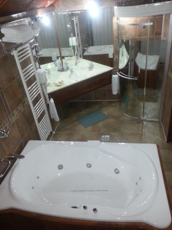 Imagen de la habitación del Hotel Predeal Comfort Suites. Foto 4