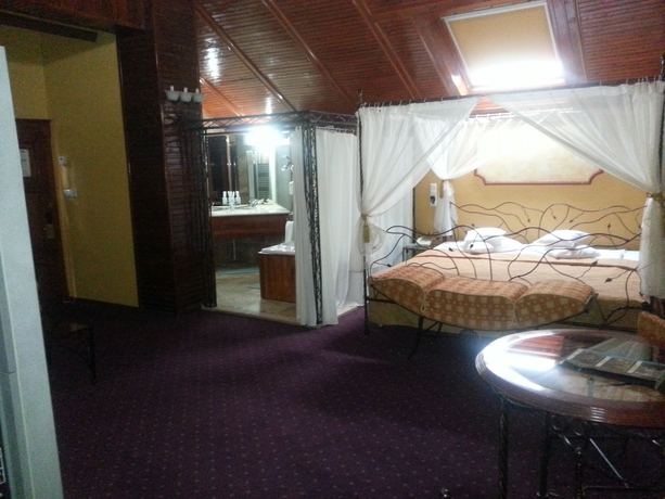 Imagen de la habitación del Hotel Predeal Comfort Suites. Foto 12