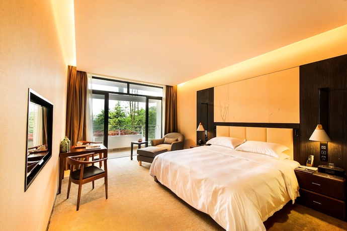 Imagen de la habitación del Hotel Preess Resort. Foto 9