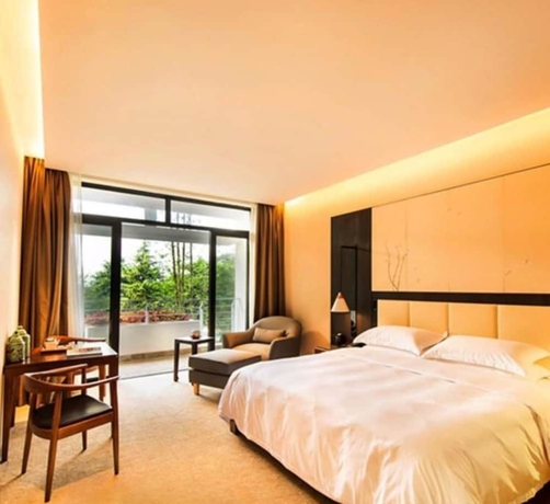 Imagen de la habitación del Hotel Preess Resort. Foto 10