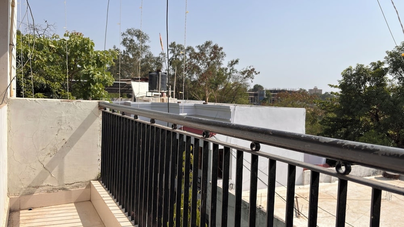 Imagen de los exteriores del Hotel Preet Residency Homestays. Foto 8