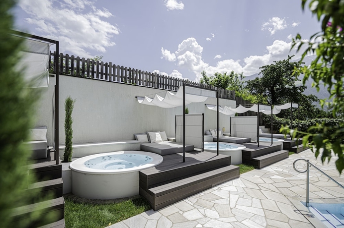 Imagen de la piscina del Hotel Preidlhof - Luxury DolceVita Resort. Foto 16