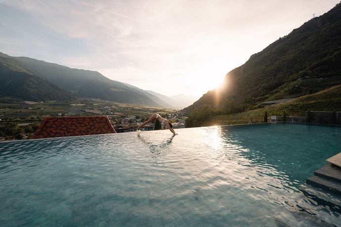 Imagen de la piscina del Hotel Preidlhof - Luxury DolceVita Resort. Foto 19